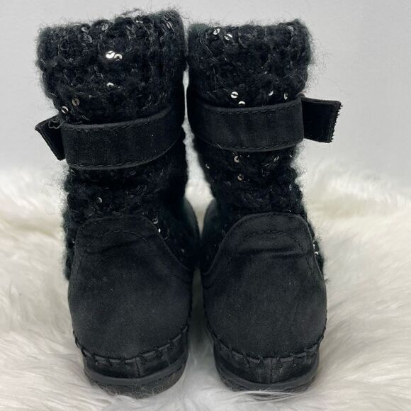 Guess, black suede quilted ankle booties 9M - Picture 4 of 6